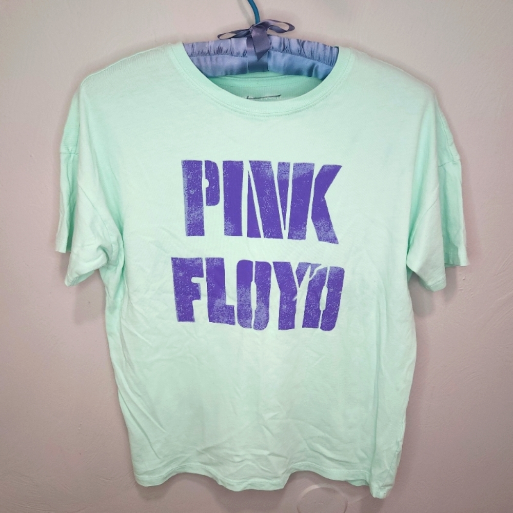 American Eagle• Pink Floyd green graphic tee. Sz XS (A-83)